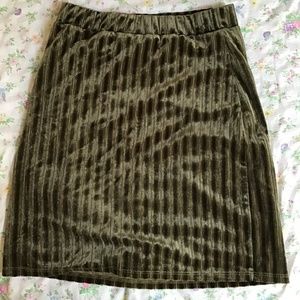 Dark olive green ribbed velvet tube skirt xs
